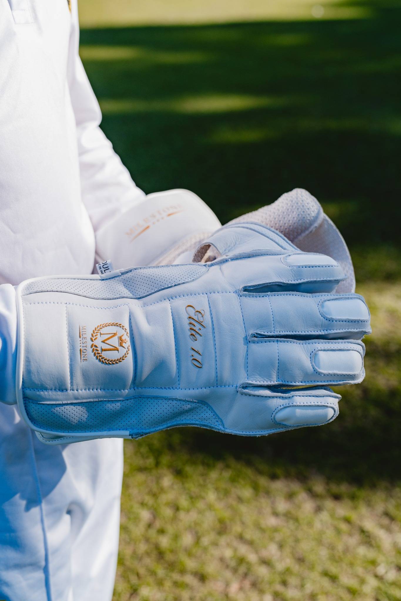 Milestone Elite Keeping Gloves 2025/26