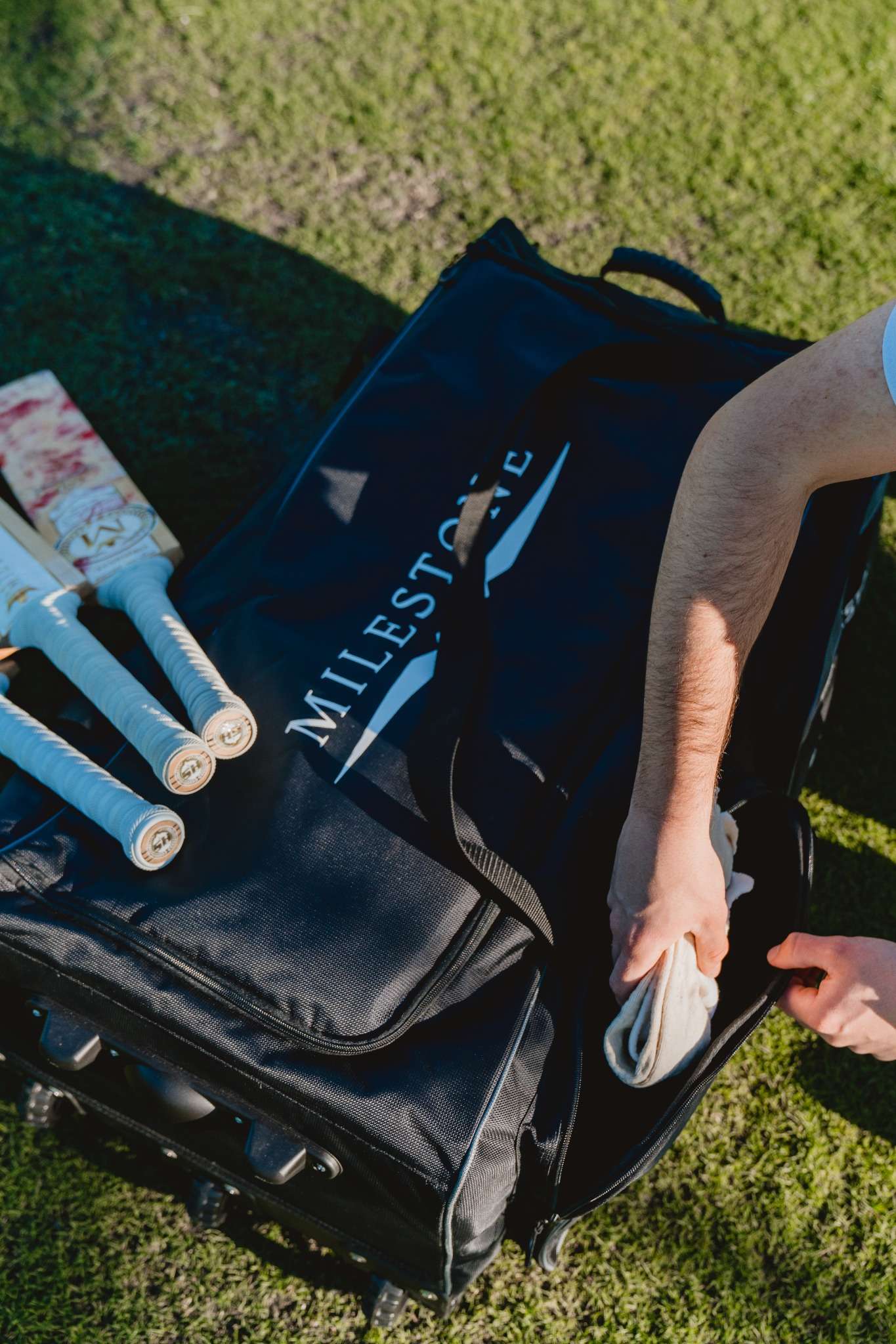 Milestone Senior Wheelie Elite Kitbag