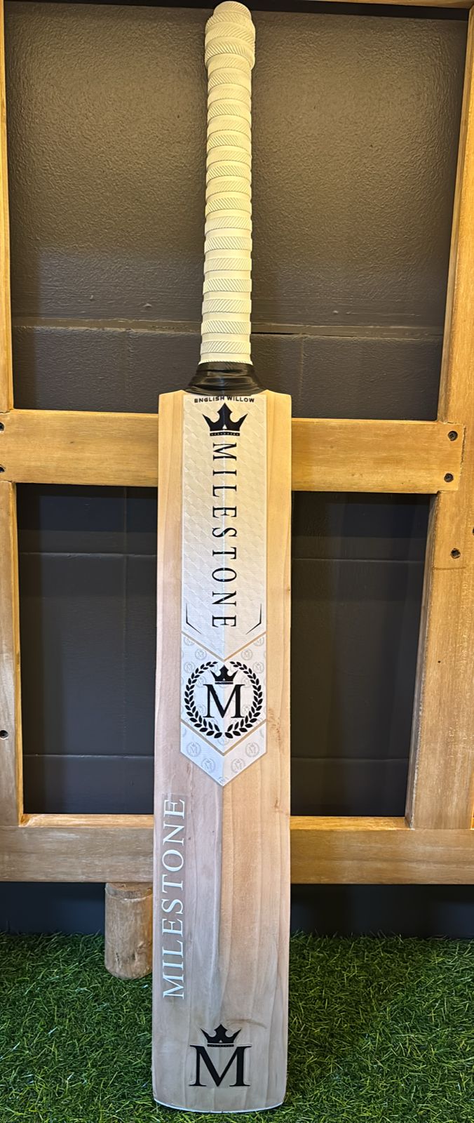 Milestone Short Handle Demo Bat (RF006)