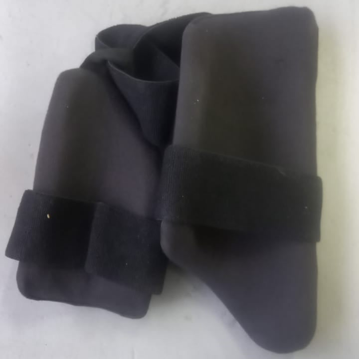 Milestone Black Thigh Pad Junior LH