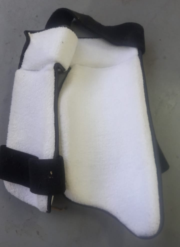 Milestone Thigh Guard White Adult LH