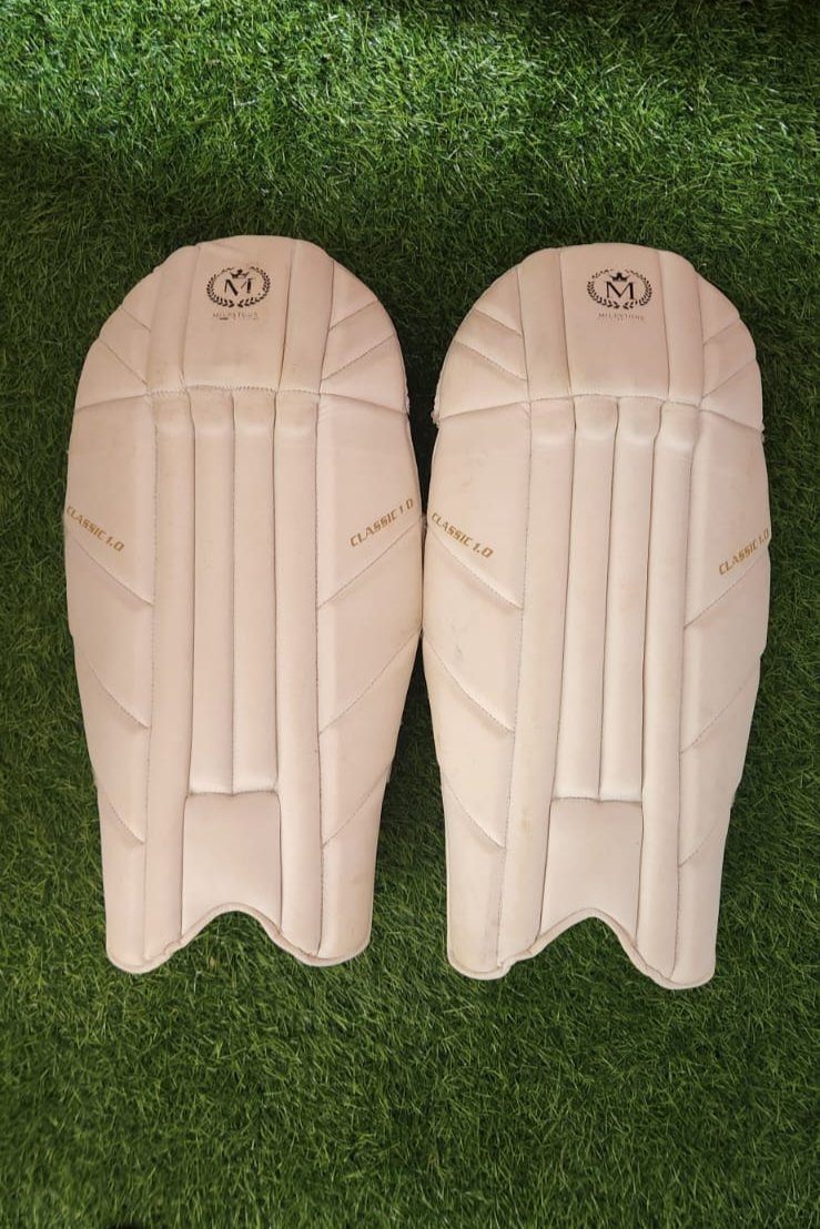 Used Classic 1.0 Youth Keeping Pads